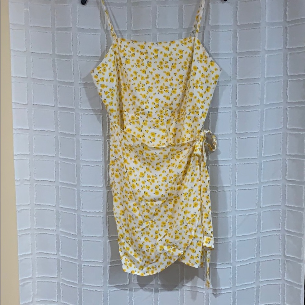 NWT Forever 21 - white floral wrap summer dress